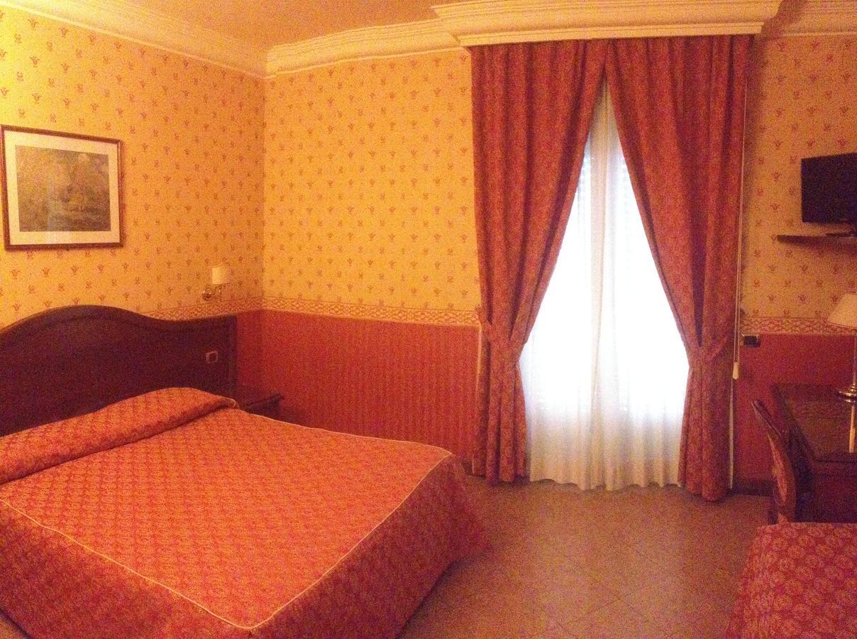 Al Boschetto Hotell Castel Volturno Exteriör bild