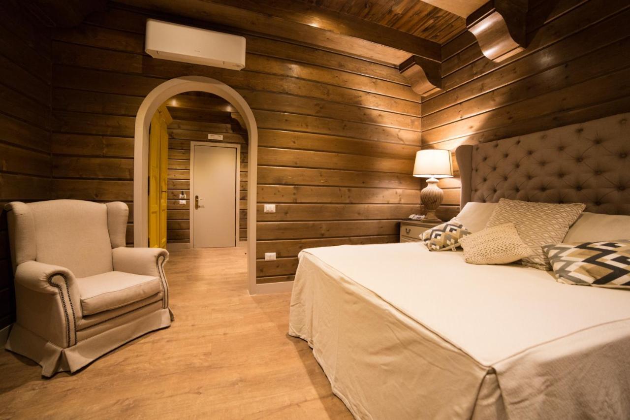 Al Boschetto Hotell Castel Volturno Exteriör bild